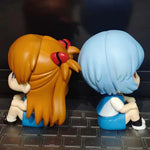 Figuras Chibi Rei & Asuka – Evangelion Q Ver. Postura Sentada (10 cm) 2