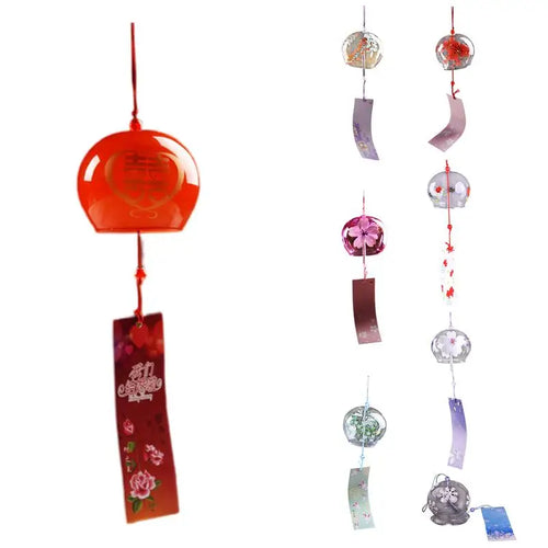 Campanilla de viento japonesa furin de cristal con diseño sakura, vista lateral